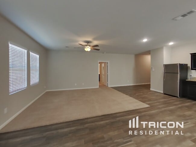 440 Dove Creek Ln in Glenn Heights, TX - Foto de edificio - Building Photo