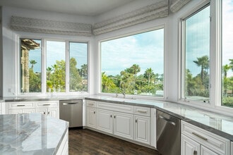 6868 Spyglass Ln in Rancho Santa Fe, CA - Building Photo - Building Photo