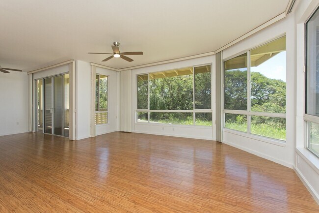 1329 Moanalualani Way in Honolulu, HI - Building Photo - Building Photo