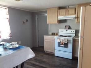 Adams Avenue Apartments in Ashburn, GA - Building Photo - Building Photo