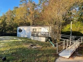 94 Leasch Loop in Havana, FL - Building Photo