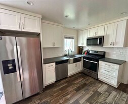 1460 - 1462 West 28th Street in Los Angeles, CA - Building Photo