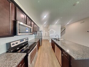 337 Crestrun Loop in Leesburg, FL - Building Photo - Building Photo