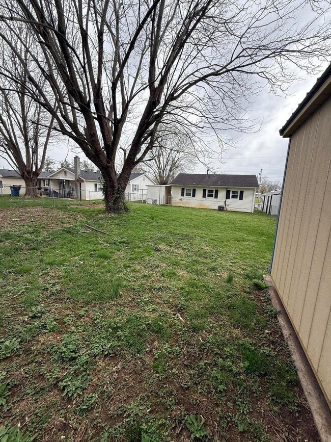 719 Moberly Rd in Harrodsburg, KY - Building Photo - Building Photo