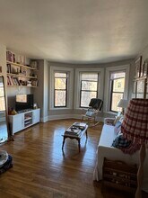 221 Newbury St in Boston, MA - Foto de edificio - Building Photo