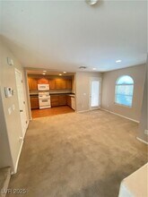 1311 Sand Castle Ave in Las Vegas, NV - Foto de edificio - Building Photo