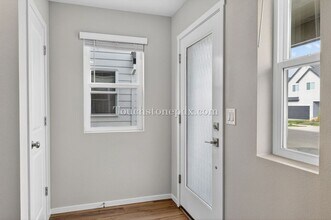 2618 Sawtelle Dr in Woodburn, OR - Building Photo - Building Photo