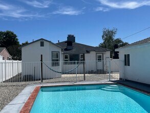 14313 Collins St in Van Nuys, CA - Building Photo - Building Photo