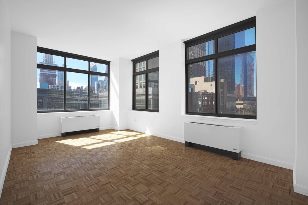 360 W 43rd St, Unit APT S2E in New York, NY - Building Photo