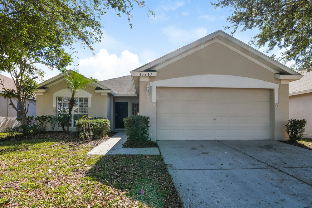 13247 Early Run Ln in Riverview, FL - Foto de edificio