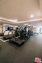 350 N Palm Dr in Beverly Hills, CA - Foto de edificio - Building Photo