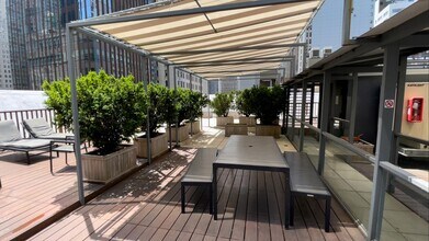 120 Greenwich St-Unit -8-G in New York, NY - Building Photo - Building Photo