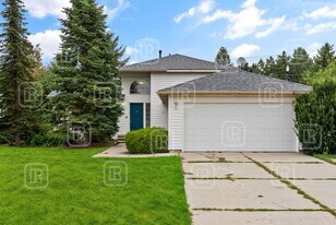 23713 E Maxwell Ave in Liberty Lake, WA - Building Photo