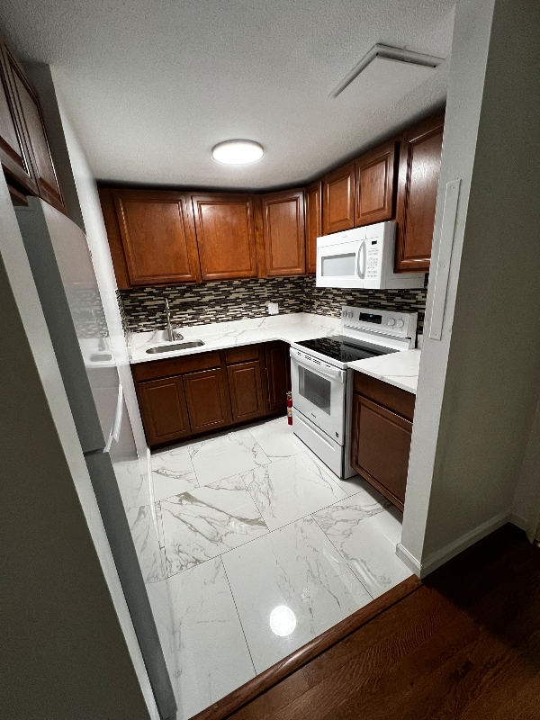 142 Burgundy Hill Ln in Middletown, CT - Building Photo - Building Photo