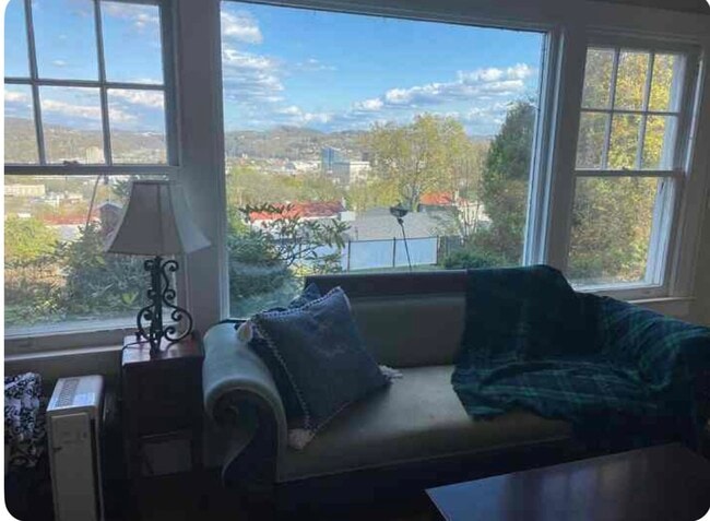 124 Sheridan Cir in Charleston, WV - Building Photo - Building Photo