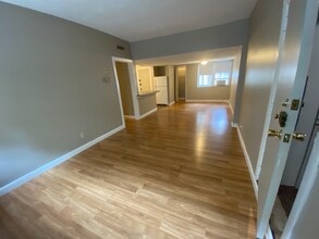 1862 Beacon St in Brookline, MA - Foto de edificio - Building Photo