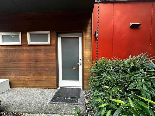 property at 922 26th Ave S