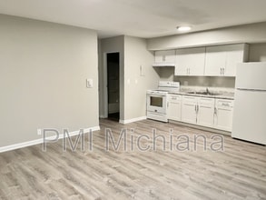 2261 N Johnson St in South Bend, IN - Building Photo - Building Photo