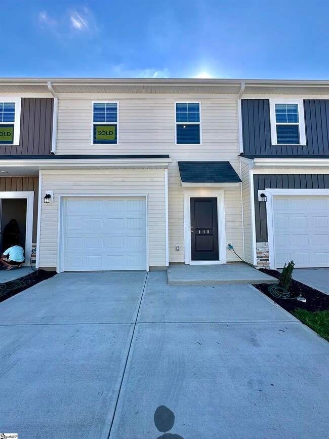 property at 118 Randwick Ln