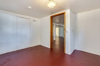 2605 SE 23rd Ave, Unit B in Portland, OR - Building Photo - Building Photo