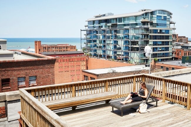 Bridgeview Apartments in Cleveland, OH - Foto de edificio - Building Photo