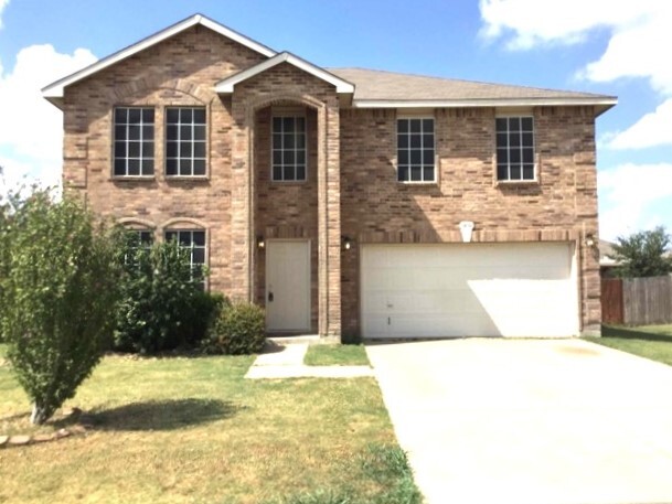 1436 Lauren Dr in Burleson, TX - Building Photo