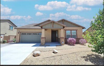 11745 Sierra Moreno Wy in Victorville, CA - Building Photo - Building Photo