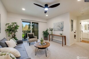 14650 NE 32nd St, Unit A20 in Bellevue, WA - Building Photo