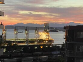 415 W Mercer St, Unit 504 in Seattle, WA - Building Photo