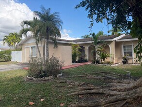8111 SW 129th Ave in Miami, FL - Building Photo - Building Photo