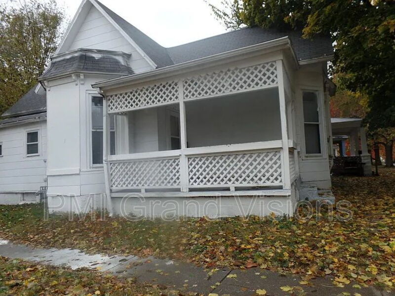 1657 E William St in Decatur, IL - Building Photo