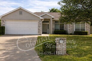 2305 Stratford Dr in Temple, TX - Building Photo