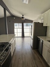 2482 Larrabee Pl in San Diego, CA - Foto de edificio - Building Photo