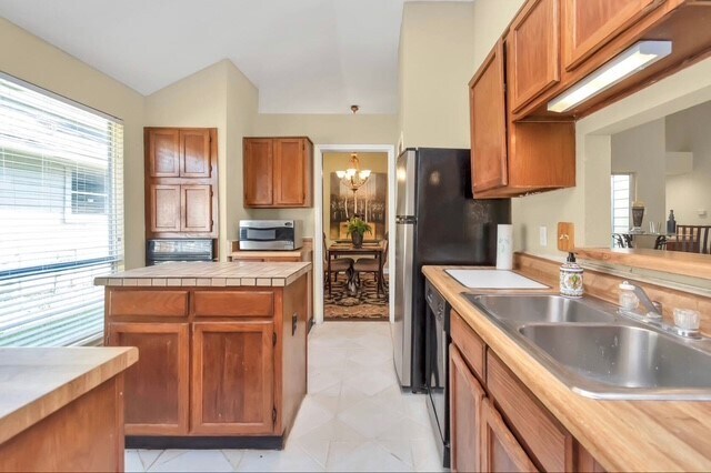 15938 Mission Village Dr in Houston, TX - Foto de edificio - Building Photo