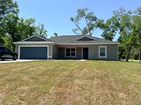 2186 W G Martinelli Blvd in Citrus Springs, FL - Building Photo