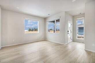 4860 Denys Dr. in Timnath, CO - Building Photo - Building Photo