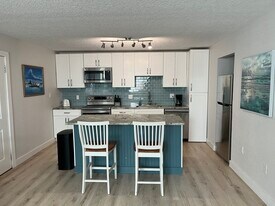 299 E Central Blvd, Unit 3 in Cape Canaveral, FL - Building Photo