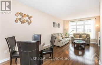 296 Losino Cres in Ottawa, ON - Building Photo - Building Photo