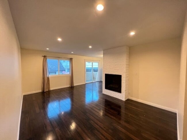 11578 Wyoming Ave in Los Angeles, CA - Building Photo - Building Photo