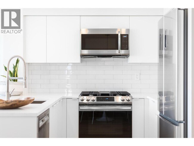 63 Keefer Pl in Vancouver, BC - Building Photo - Building Photo