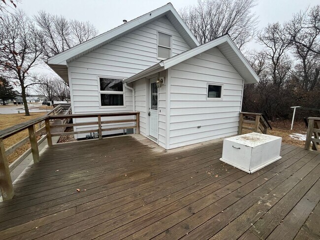 120 19th St NE in Watertown, SD - Building Photo - Building Photo
