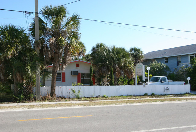 6507 Gulf Dr in Bradenton Beach, FL - Building Photo - Building Photo