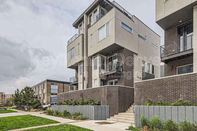 1571 N Grove St in Denver, CO - Building Photo - Building Photo