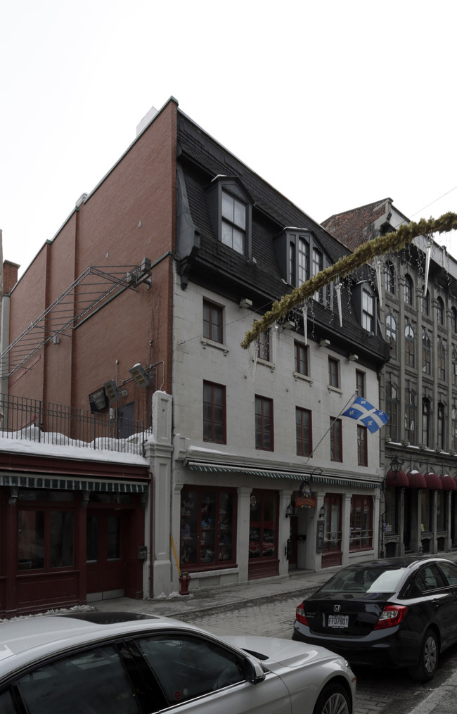 104-110 Saint-Paul E in Montréal, QC - Building Photo - Building Photo