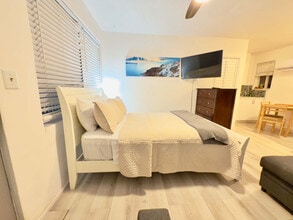 329 Madison St in Hollywood, FL - Foto de edificio - Building Photo
