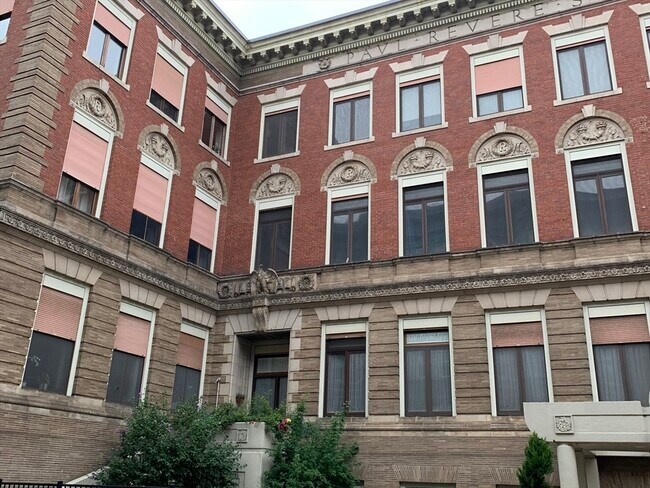 property at 61 Prince St