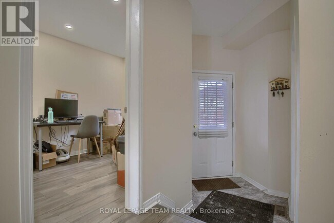 508 Aberfoyle Cir in Ottawa, ON - Building Photo - Building Photo