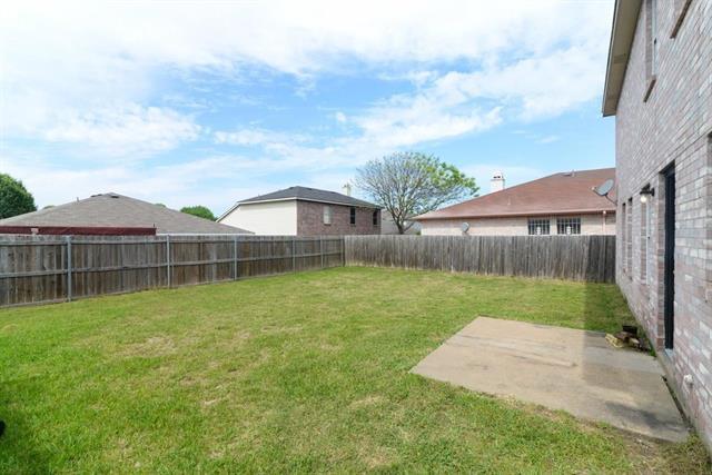 121 Crystalwood Dr in Mesquite, TX - Building Photo - Building Photo