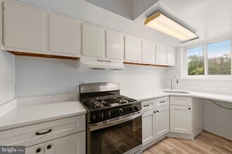 3704 N Rosser St in Alexandria, VA - Building Photo - Building Photo