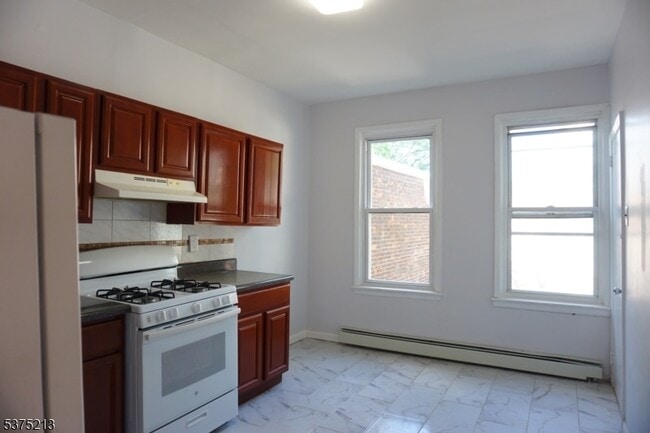 124 Ridge St in Newark, NJ - Building Photo - Building Photo